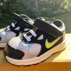 Nike sneakers size 7c